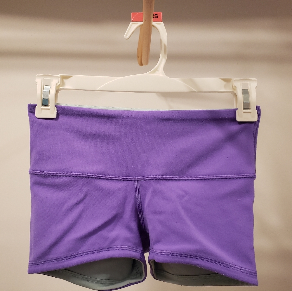 Lululemon booty shorts